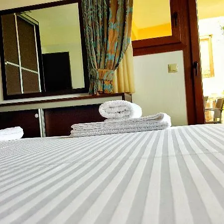 Bungalow White And Suits Hotel Chalkidiki