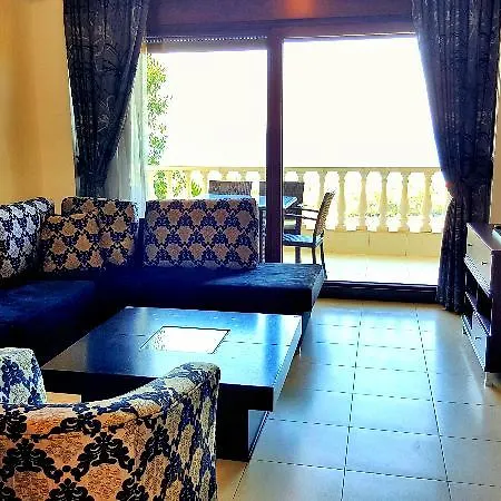 Bungalow White And Suits Hotel