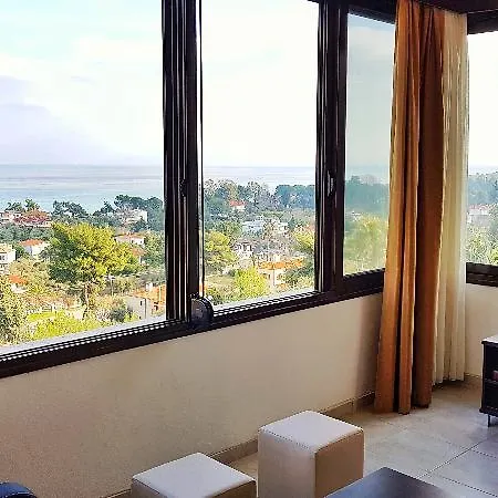 Bungalow White And Suits Hotel