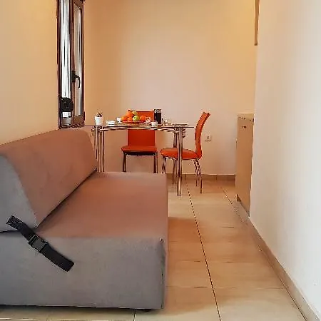 Bungalow White And Suits 5*