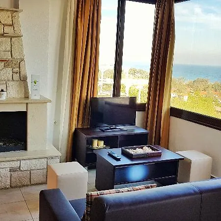 Bungalow White And Suits 5*