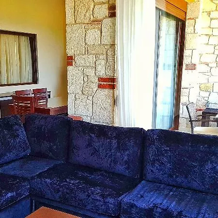Hotel Bungalow White And Suits