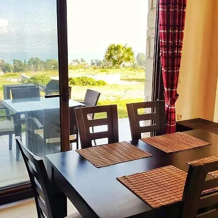 Bungalow White And Suits Ξενοδοχείο 5*